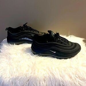 Men’s Size 7 Women’s Size 8.5 Nike Air Max 97 Tennis Shoes